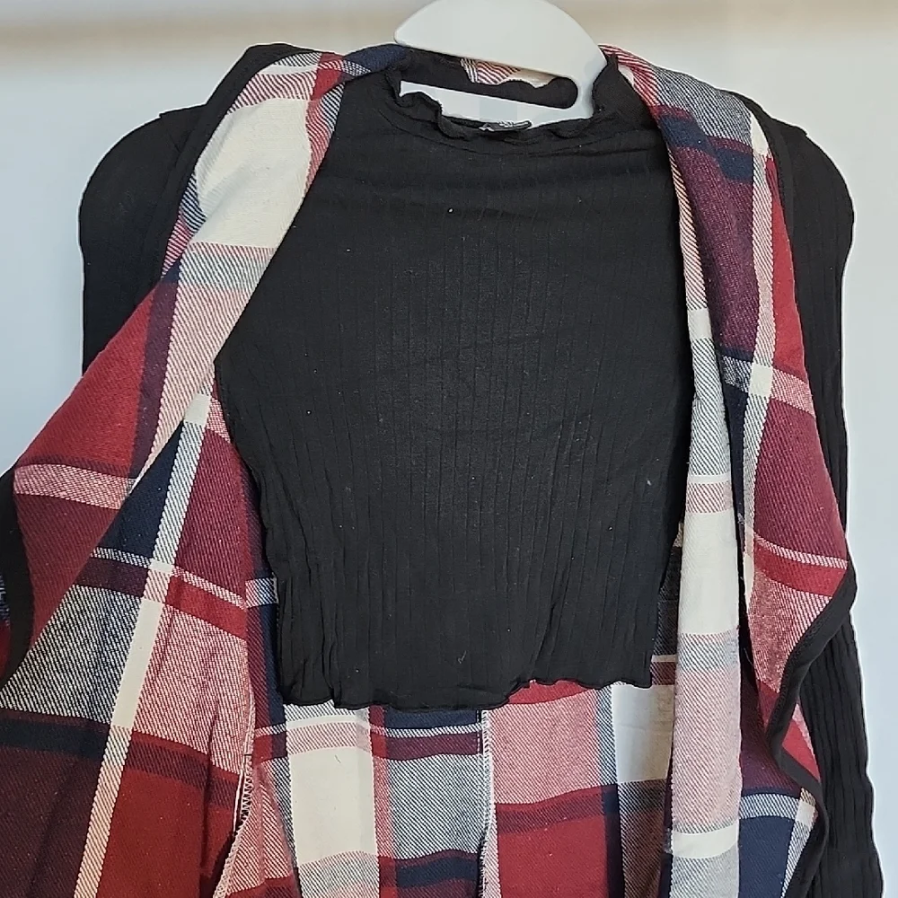 SHEIN Red and Black Checkered Cardigan Set - Picture 3 of 8
